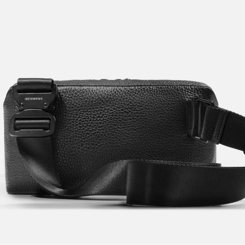 GRAMS(28) Black Leather Crossbody Bag - Picture 2 of 11